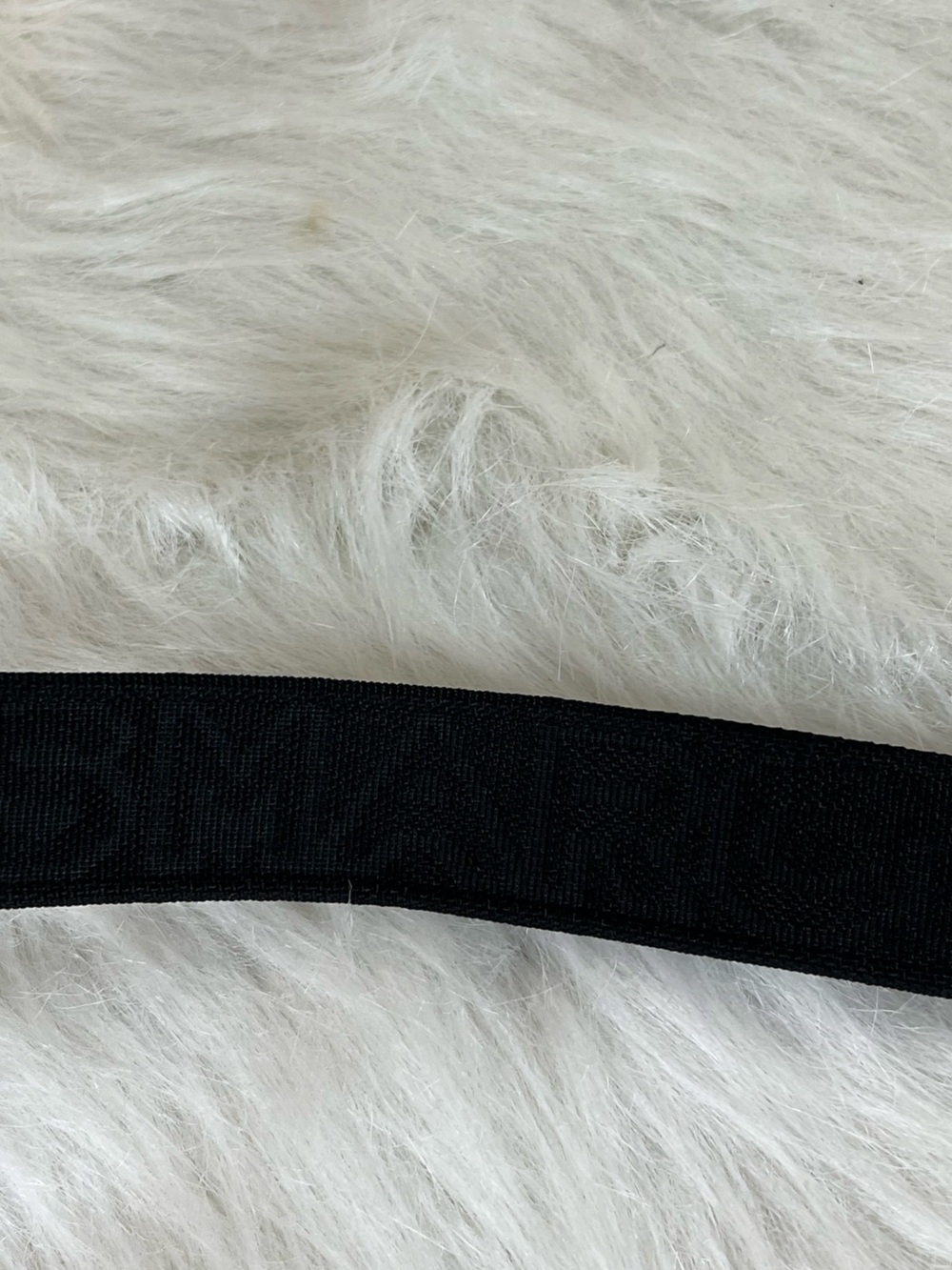 Marc Jacobs Black on black logo Strap - Wide web knit gold hardware - Picture 10 of 14